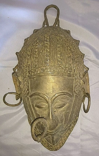 ANCIEN GRAND BEAU MASQUE REINE EGYPTIEN EN BRONZE ART AFRICAIN 19 siecles