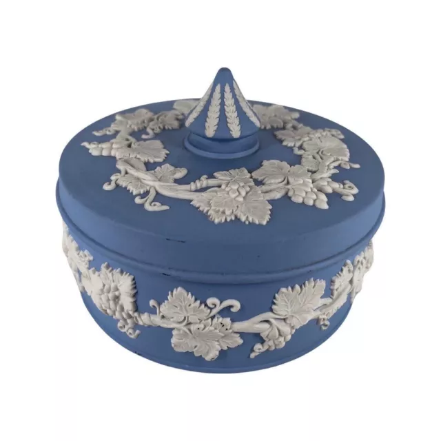 Blaue Wedgwood-Box mit Ranken verziert, hergestellt in England 71