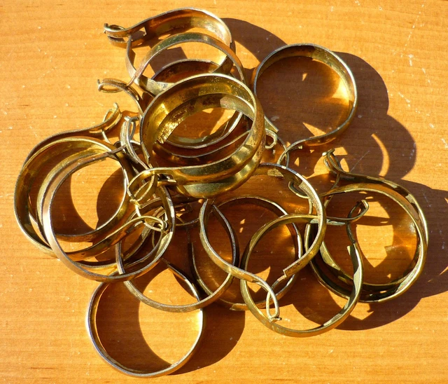 (18) Vintage Brass Finish 1-1/4" Clip-On Cafe Curtain Drapery Rings - Farmhouse