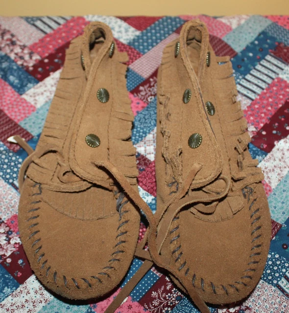 Minnetonka Moccasin Womens size 6 Brown Kiltie Bow Driving Loafer Slip On Casual