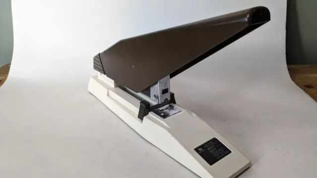 Rexel Giant Stapler Made In The Uk Heavy Duty Stapling Machine Number 66 Staples