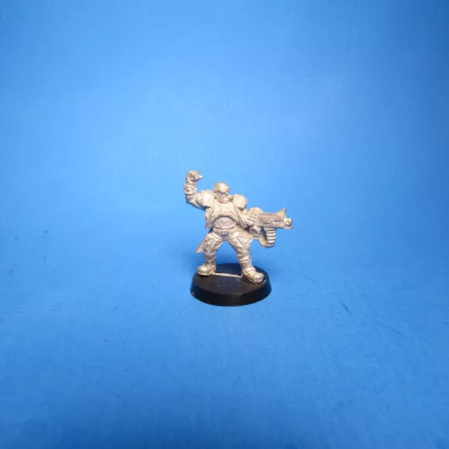 GW Warhammer 40k Astra Militarum Catachan Lieutenant fuera de imprenta metal i22