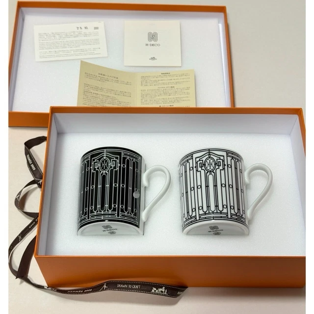Lot De 2 Tasses Et Soucoupes Hermès H - Déco Noir Et Rouge, Porcelaine, Neuves Du Japon