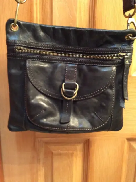 Fossil Black Leather Medium Crossbody Bag Multipocket Purse EUC
