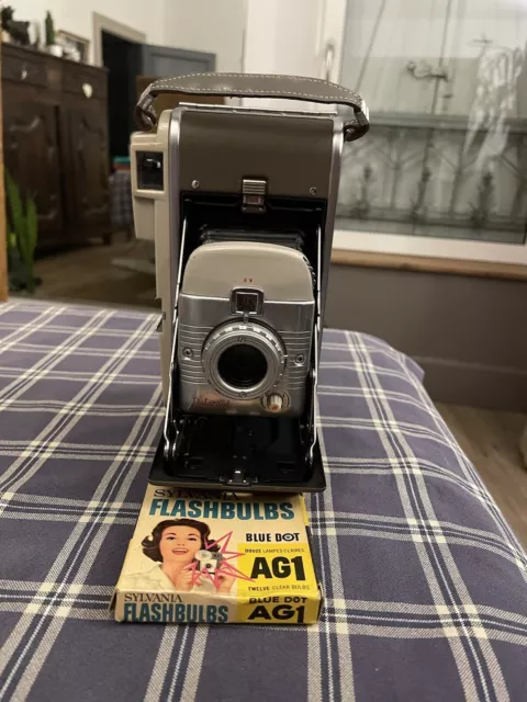 Ancien appareil photo Polaroid Land Caméra Model 80 B
