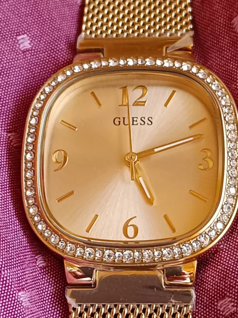 Montre femme GUESS neuve modèle TAPESTRY et son minisac rose avec boîte d'origin