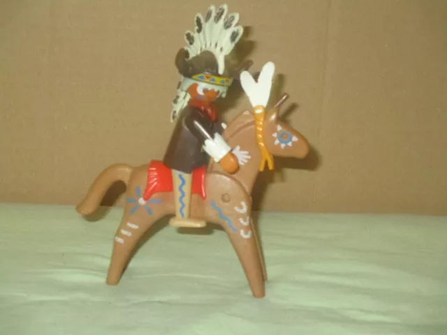Playmobil- : Indianerkrieger mit Pferd