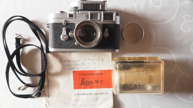 Fotoapparat Leica M3 mit Zubehör - Objektiv, Lederkoffer, Blitz, usw.