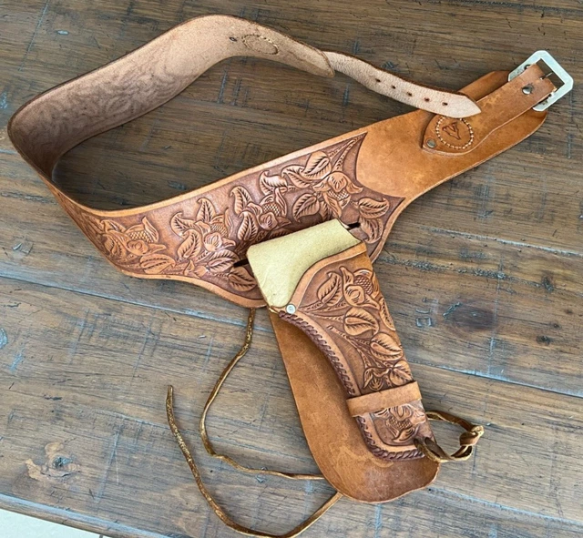 UNIQUE VINTAGE WESTERN Cowboy Tooled Holster Gun Belt Revolver Deer
