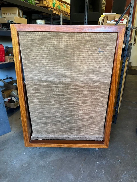 1 JBL C55 cabient with no speaker or anothers for jensen or marantz amplifier