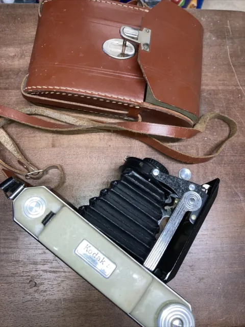 Ancien appareil photo à soufflet - Kodak A Modèle 11