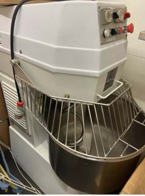 Esmach Spiral Mixer 3 Phase,Bakery Mixer,60 Kg Capacity,Immaculate Condition,