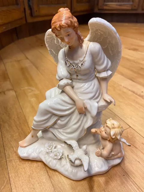 Porcelain Mother and Child Angels Figurine Christian Figurine 7x8" NICE! Vintage