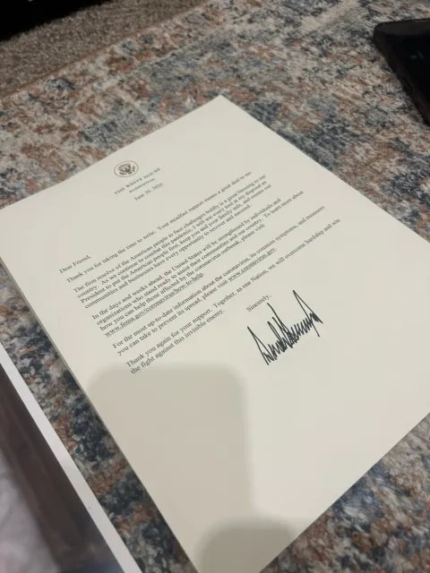 President Donald Trump Auto Pen Signed Letter On White House Stationary & Pictur
