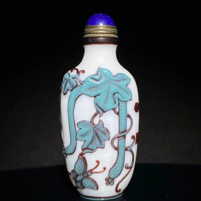 Collect old noble Coloured glaze carved butterfly Gourd vine statue snuff bottle