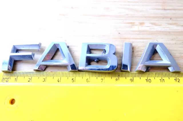 "Distintivo Auto ""Fabia"" Skoda Lettere Cromate Separate