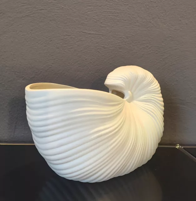 ferm LIVING Shell Pot Nautilus Form Matt innen glasiert Dekoration | eUVP 99 €