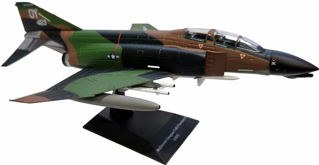 HOBBY MASTER 1/72 HA1969 F-4 Phantom II USN VF-143 Pukin Dogs USS