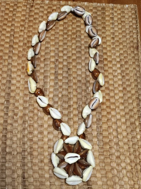 Collier Coquillages Nouvelle-Calédonie – Fait Main – Artisanat Océanien – Unique