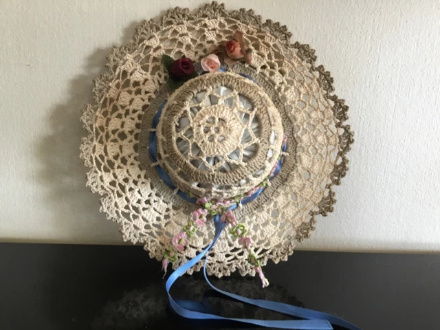 2 chapeaux de poupées anciens fabriqués main 2