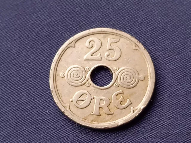 Denmark 1933 25 Ore Low Mintage / Scarce Date 2