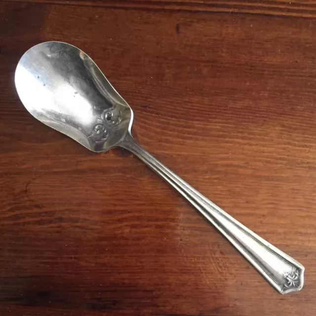 Wm A Rogers Oneida - OHS150 1920 - Nickel Silver Sugar Shell Spoon - No Mono
