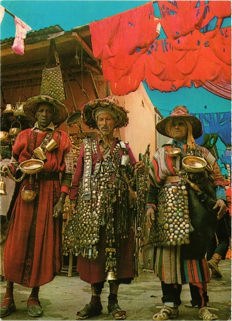 CPM Marrakesh- Souk Teinturiers, Vendeurs d'eau MAROC (880491)