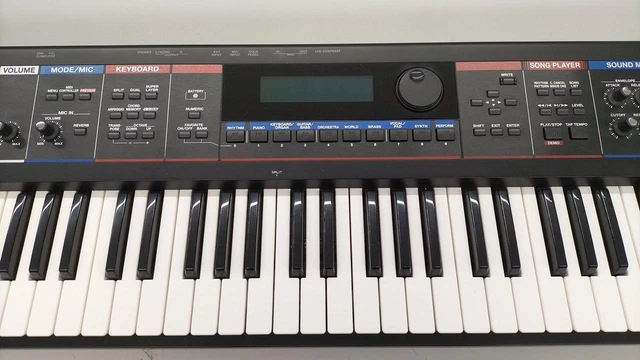 Fonction de synthétiseur de clavier numérique ROLAND JUNO-Di 61keys testée