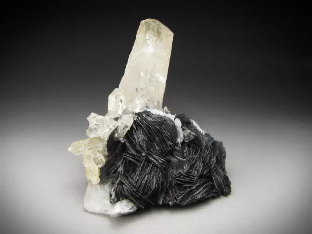 Quartz and Hematite crystals Guangdong China 3