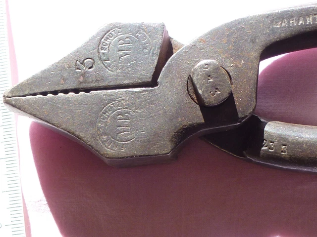 GRANDE PINCE À COUDRE ANCIENNE en BOIS pour CORDONNIER /BOURRELIER