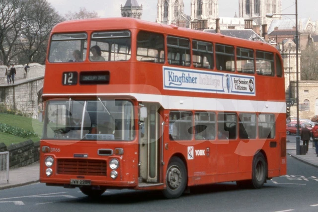 Bus Photo - West Yorkshire Road Car York 3966 JWW225N Bristol VR ECW