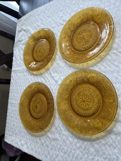 *VINTAGE* Amber Tiara Indiana Glass - Dinner Sandwich Plates (4) - Daisy/Floral