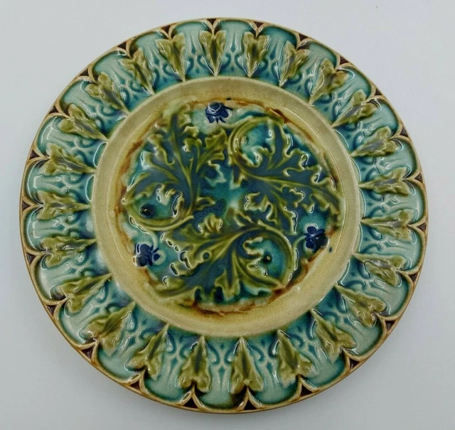 Ancienne Assiette Barbotine Decor Feuilles Collection