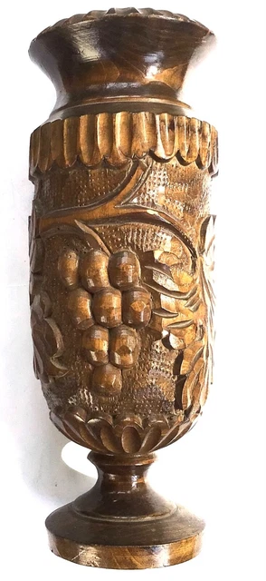 Ancienne Bouteille Verre Et Sujet en Bois à l'Intérieur Vigneron