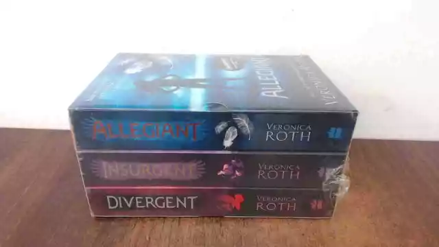 Divergent Series Boxed Set (books 1-3), Roth, Veronica, Harper Fi