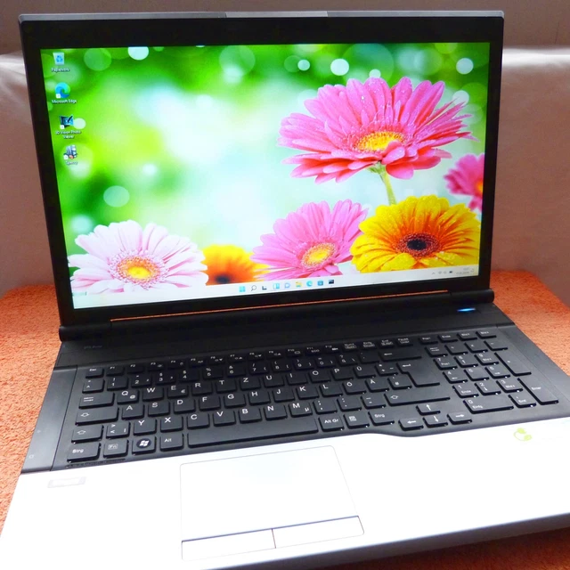 FUJITSU N532 17 Zoll HDPLUS PREMIUM l Windows 11 l 770GB HDD SSD NEU l