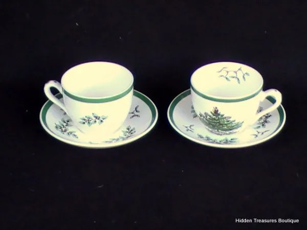 Spode Christmas Tree S3324 2 Cups & Saucers Decorated Tree Toys Green Trim