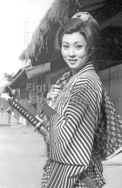 WW2 Picture Photo japanese girl with katana sword 6065