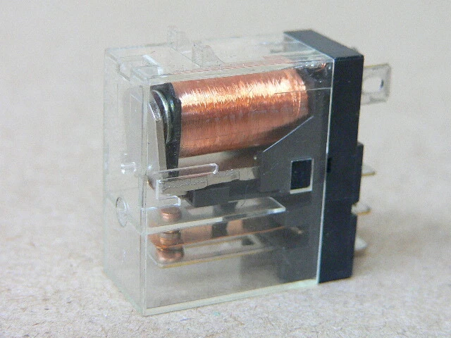 Allen-Bradley 700-Hk36Z24 Ice Cube Relay Slim Line 5 Blade 1-Pole