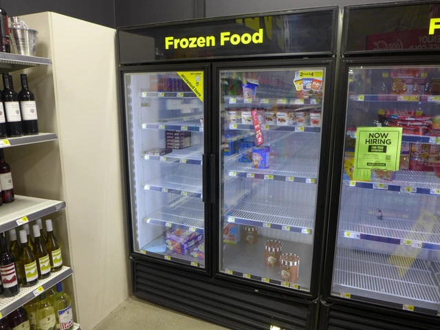 2015 True White GDM-49F-LD Two Door 54" LED Glass Display Freezer 220V, #8612518