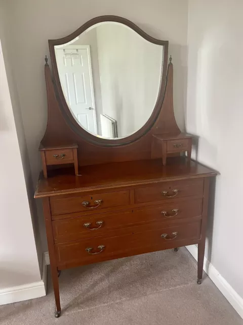 Late Victorian Mahogany Dressing Table With Beautiful Shield Shaped Mirror