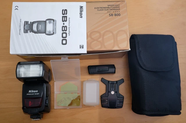 sb800 Speedlight flashgun with original box and accessories