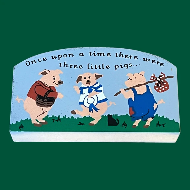 VINTAGE THE CATS Meow Village Three Little Pigs Nursery Rhymes Shelf