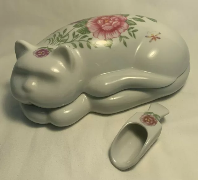 Elizabeth Arden Sleeping CAT Kitten 7.5 Pottery Loose Powder Trinket Box w Scoop