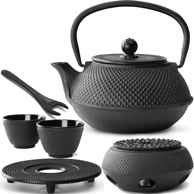 asiatische Guss Teekanne Set 0.8 L Stövchen Untersetzer Deckelheber & 2 Tassen