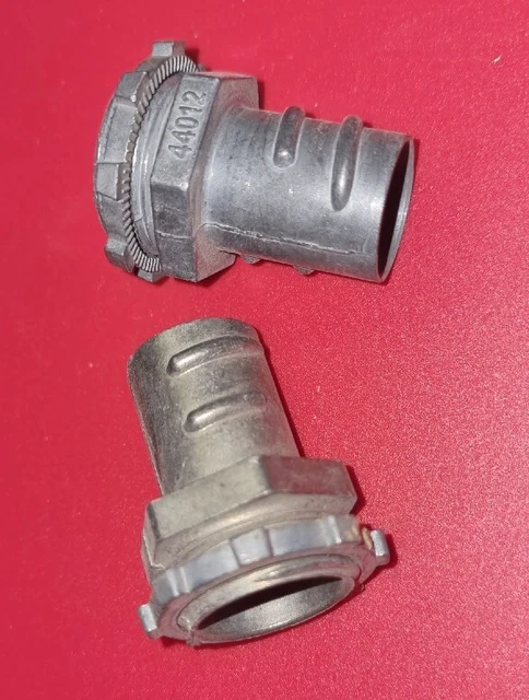 Qty 12.. 3/4" Halex Screw To Flex Connectors