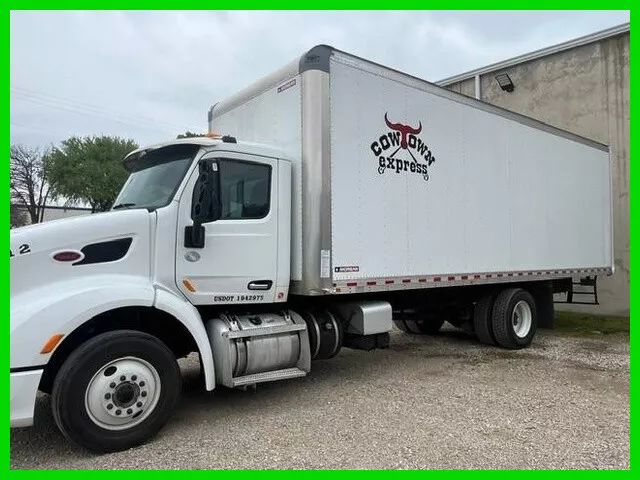 2016 Peterbilt Box Truck 26' Paccar 91,500 Miles