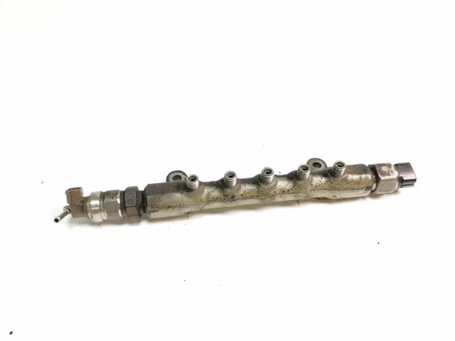 Toyota Avensis T250 Kraftstoffverteiler Einspritzleiste Verteilerrohr AME467