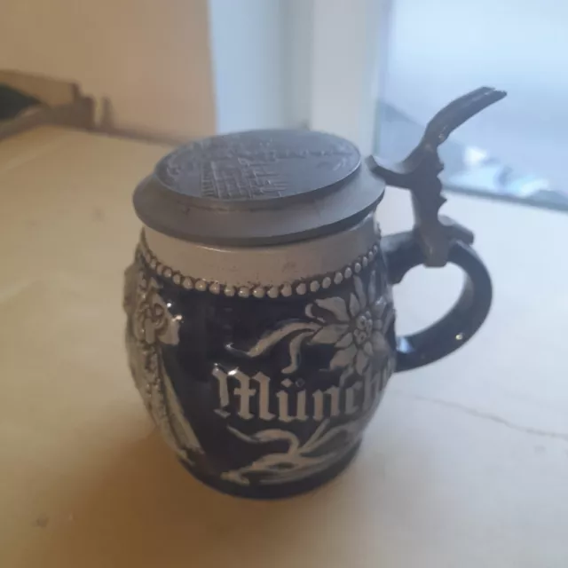 Ancienne Petite Chope A Biere ceramique Munich Bleu gris  Avec Couvercle 3