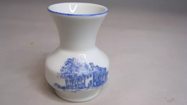 Leart Small Mini Bud Vase Colonial BRAZIL Vintage White Blue House Manor Scene